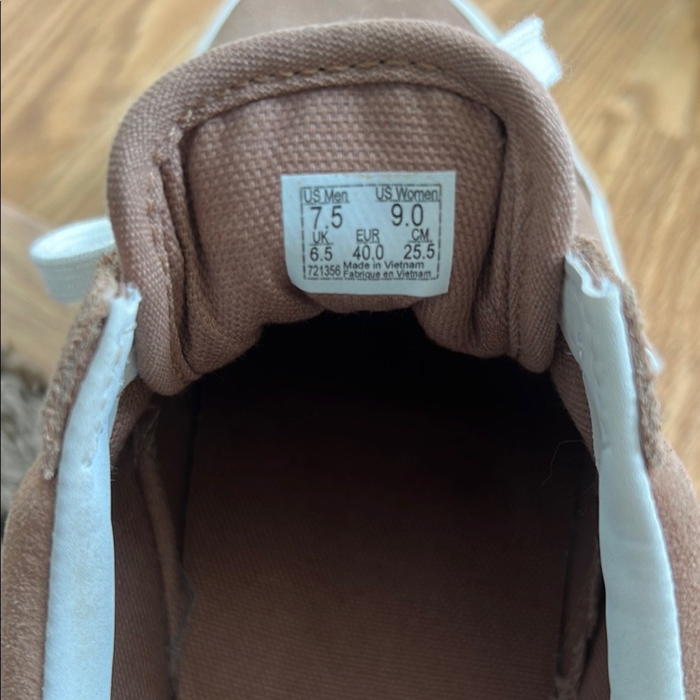 Vans Women’s Old Skool Stacked Suede Sneakers - Picture 3 of 10